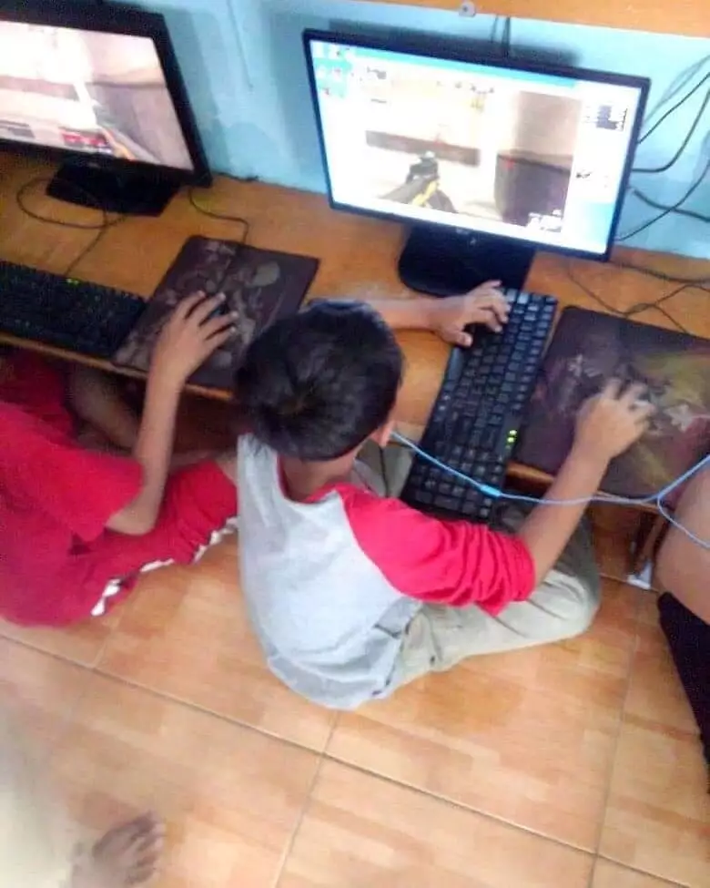 momen orang nggak pengen kalah lucu © berbagai sumber