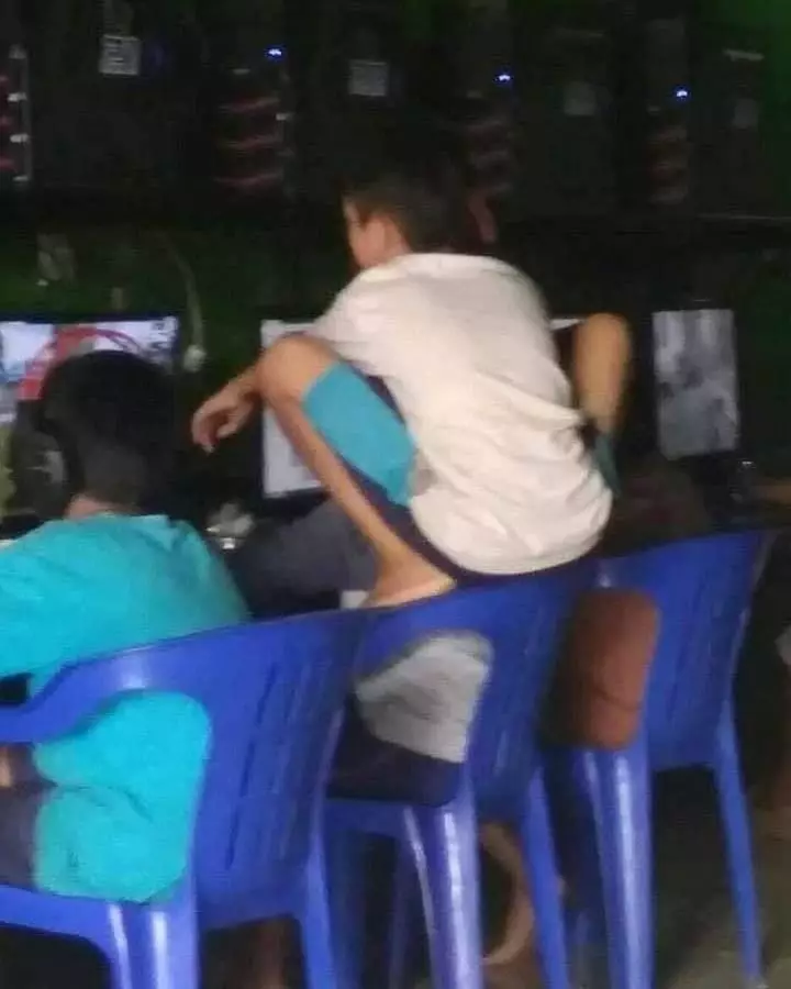 momen orang nggak pengen kalah lucu © berbagai sumber