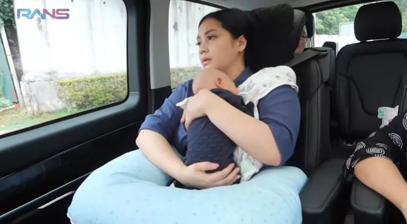 momen khitan Rayyanza Malik Ahmad © YouTube momen khitan Rayyanza Malik Ahmad © YouTube