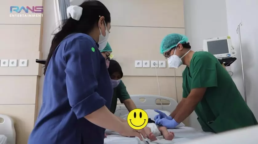 momen khitan Rayyanza Malik Ahmad © YouTube momen khitan Rayyanza Malik Ahmad © YouTube