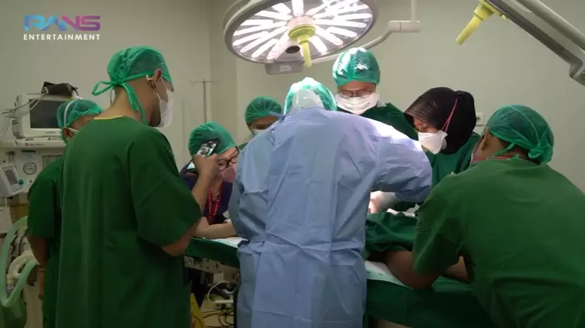 momen khitan Rayyanza Malik Ahmad © YouTube momen khitan Rayyanza Malik Ahmad © YouTube