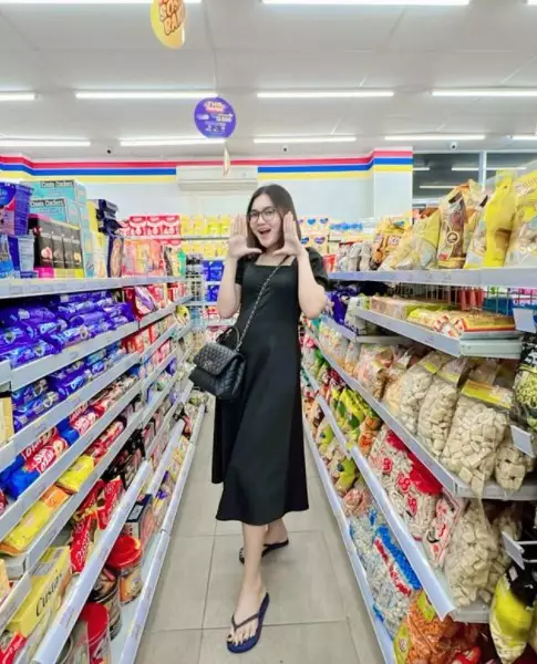 Potret terbaru Nella Kharisma © Instagram Potret terbaru Nella Kharisma © Instagram