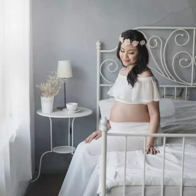 maternity shoot puteri indonesia © instagram