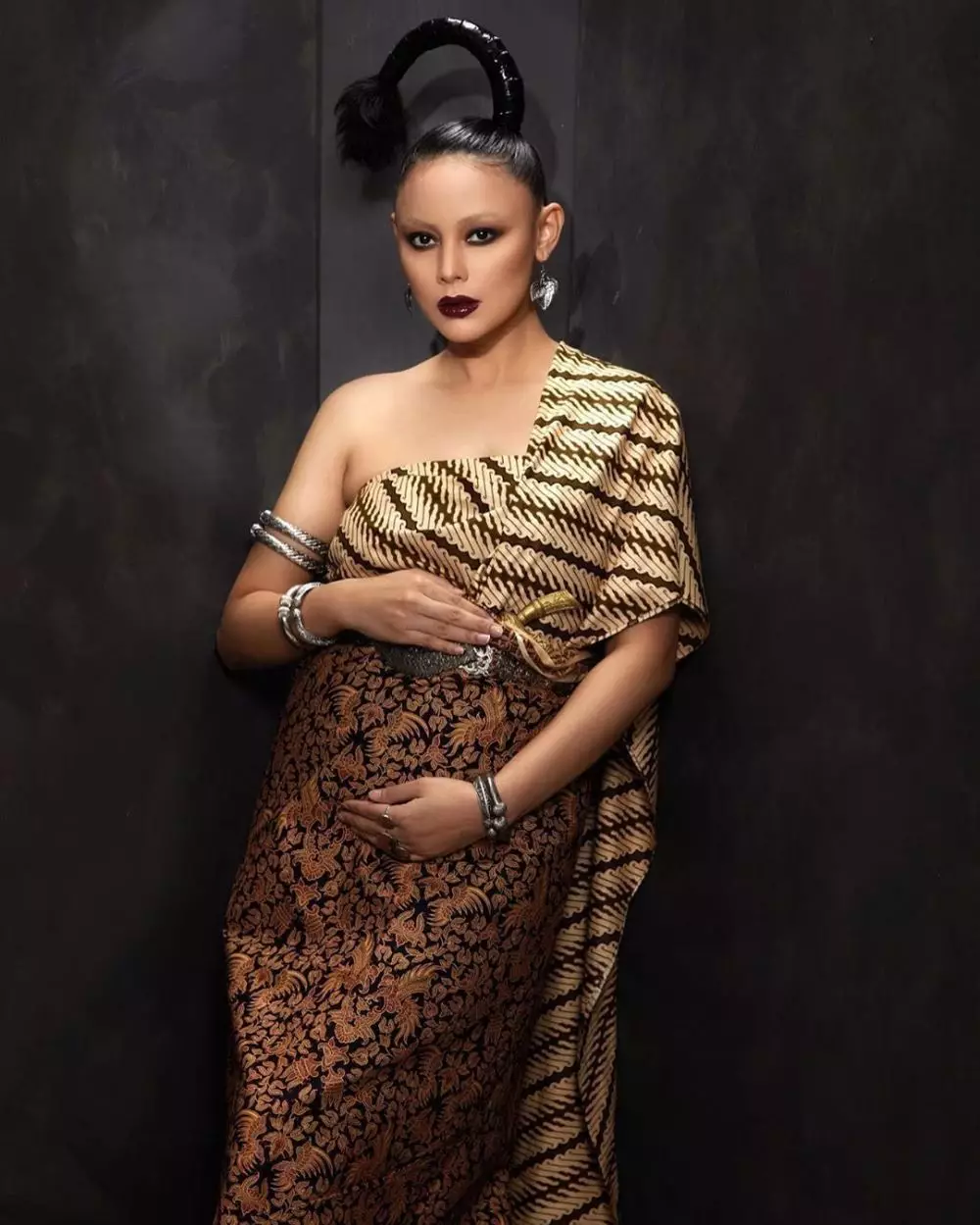 maternity shoot puteri indonesia © instagram