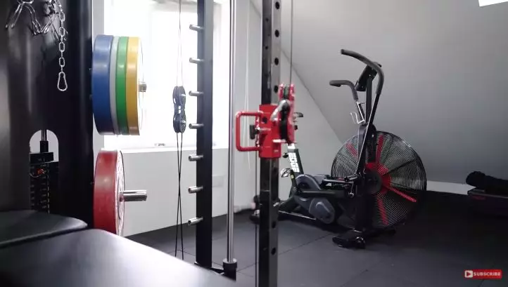 potret rooftop rumah sharena delon © YouTube