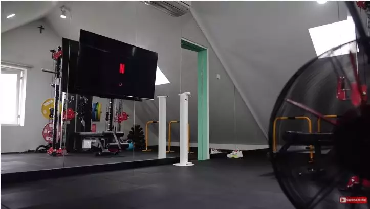 potret rooftop rumah sharena delon © YouTube