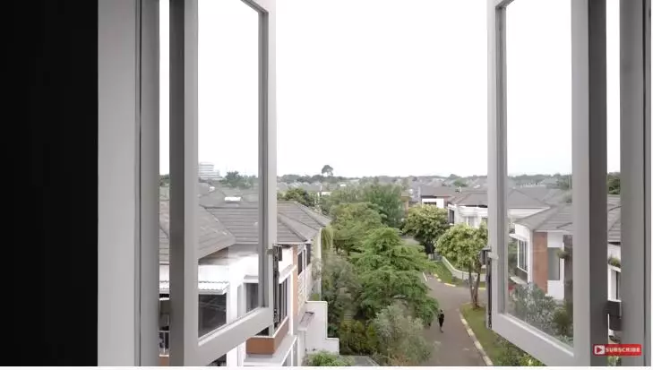 potret rooftop rumah sharena delon © YouTube