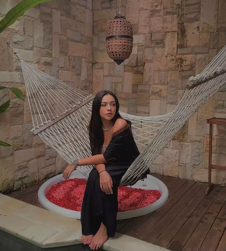 Potret Sarah Louise kekasih Fadly Faisal kakak Fuji Instagram/@srhloisee Potret Sarah Louise kekasih Fadly Faisal kakak Fuji Instagram/@srhloisee