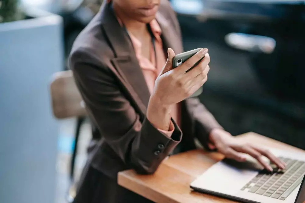 Cara cek KTP online © 2022 brilio.net