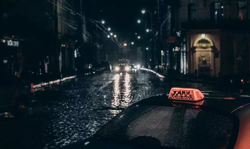 Arti mimpi hujan © 2022 brilio.net Arti mimpi hujan © 2022 brilio.net