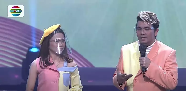 Momen Lesty Kejora & Rizky Billar umumkan nama buah hati © YouTube Momen Lesty Kejora & Rizky Billar umumkan nama buah hati © YouTube