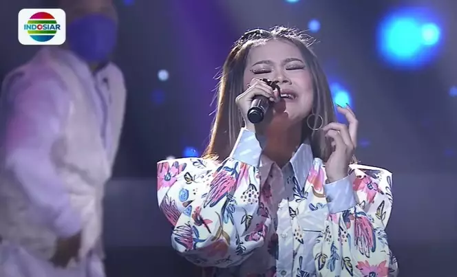 Momen reuni jebolan D'Academy saat Lesty Kejora umumkan nama anak © YouTube