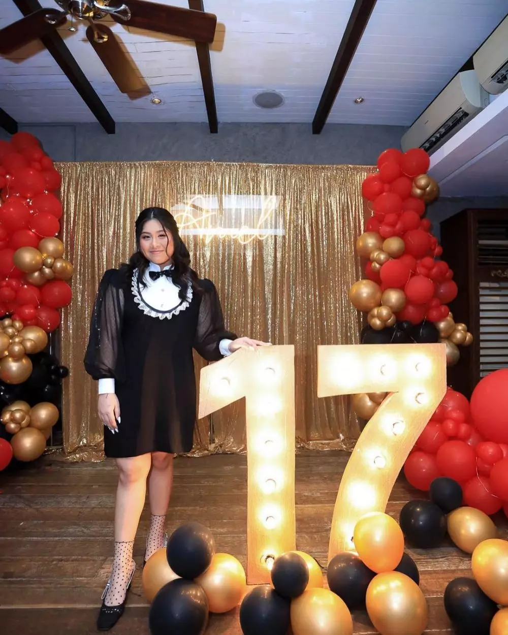 Momen sweet seventeen anak Ussy Sulistyawati © Instagram