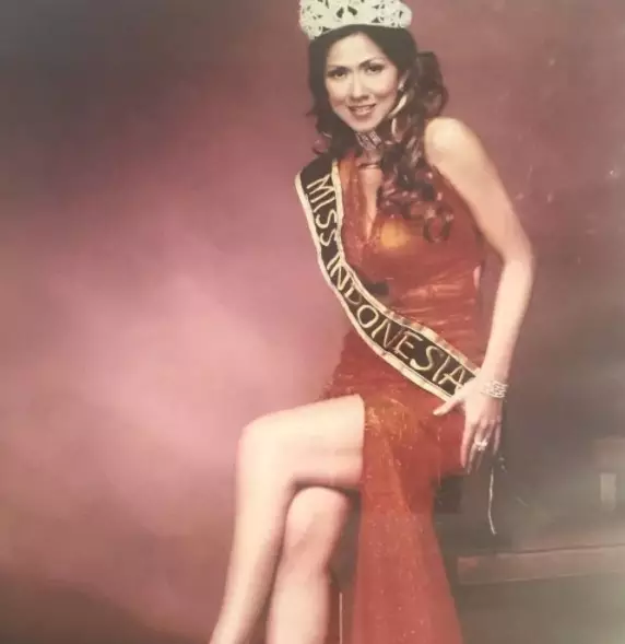 Potret lawas Venna Melinda saat jadi Puteri Indonesia © Instagram