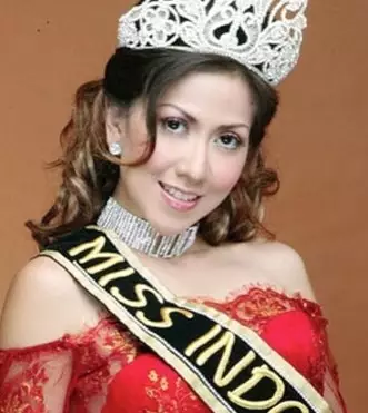 Potret lawas Venna Melinda saat jadi Puteri Indonesia © Instagram