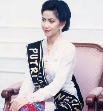 Potret lawas Venna Melinda saat jadi Puteri Indonesia © Instagram