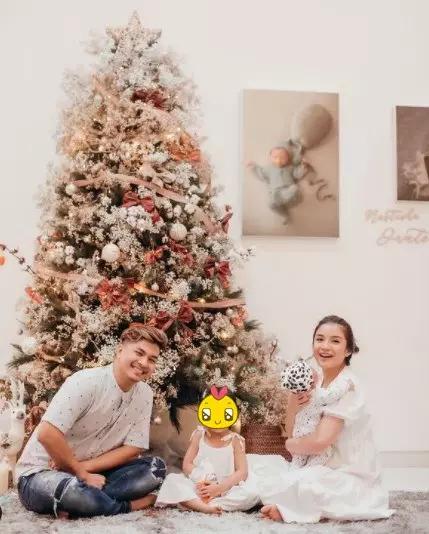 Pemotretan keluarga Glenn Alinskie berbagai tema © berbagai sumber