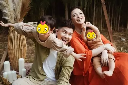 Pemotretan keluarga Glenn Alinskie berbagai tema © berbagai sumber