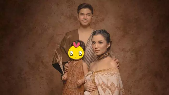 Pemotretan keluarga Glenn Alinskie berbagai tema © berbagai sumber