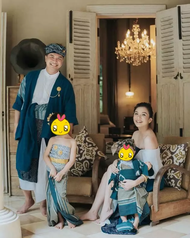 Pemotretan keluarga Glenn Alinskie berbagai tema © berbagai sumber