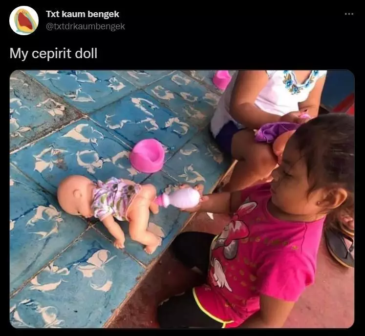 spirit doll nyeleneh ala warganet  © 2022 berbagai sumber