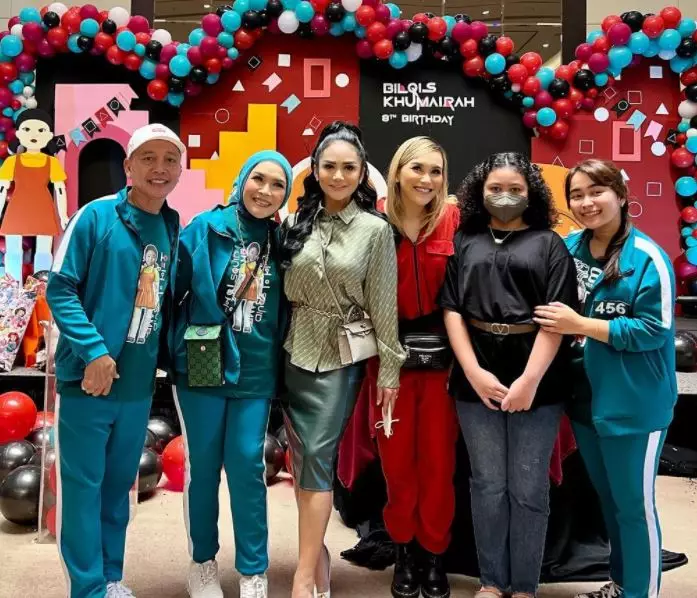 Momen ulang tahun anak Ayu Ting Ting © berbagai sumber