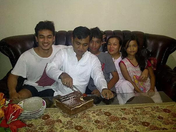 foto lawas Fuji di Facebook ibunya © Facebook foto lawas Fuji di Facebook ibunya © Facebook