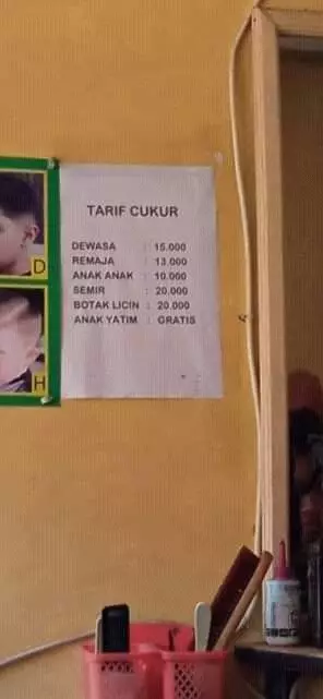 pemberitahuan harga yang nyeleneh dan nggak biasa © Twitter