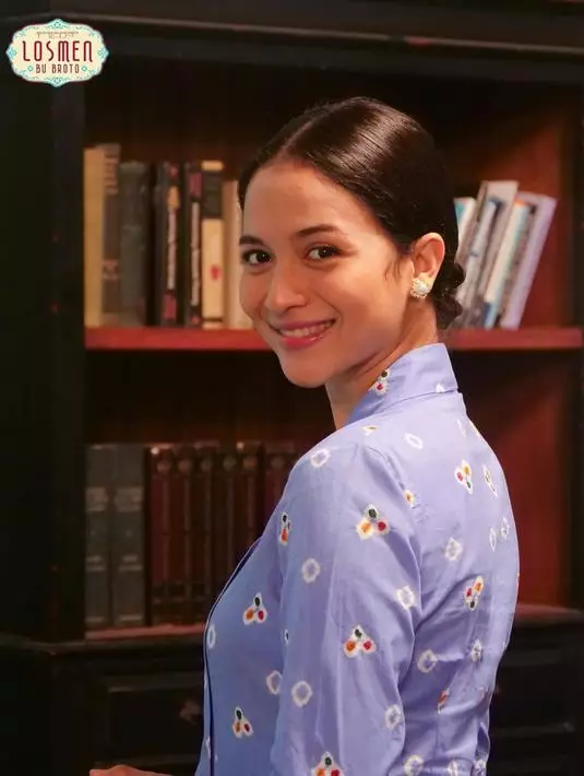 Putri Marino kebaya © Instagram