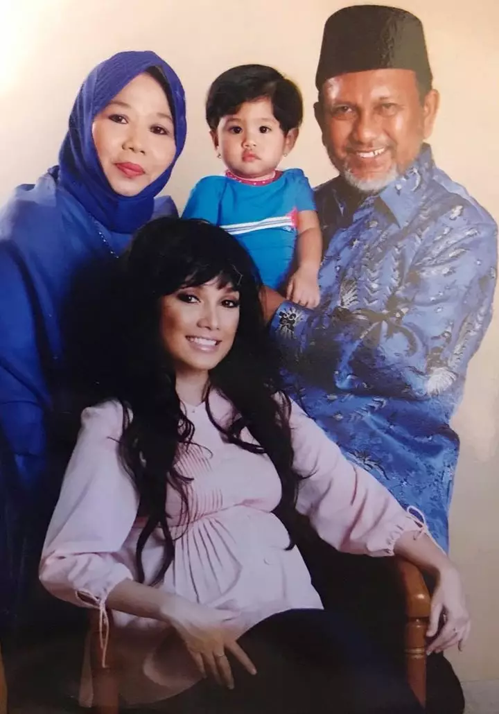 Transformasi Amel anak angkat Ussy Sulistiawaty Instagram