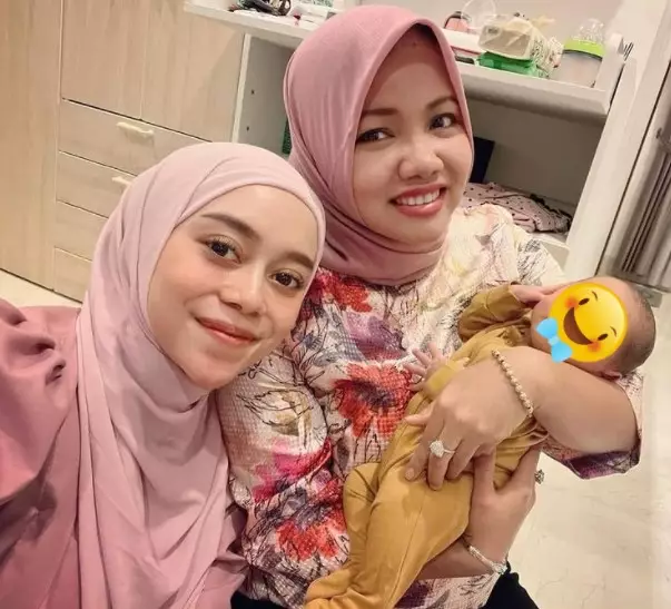 Potret Lesty Kejora usai melahirkan © Instagram Potret Lesty Kejora usai melahirkan © Instagram