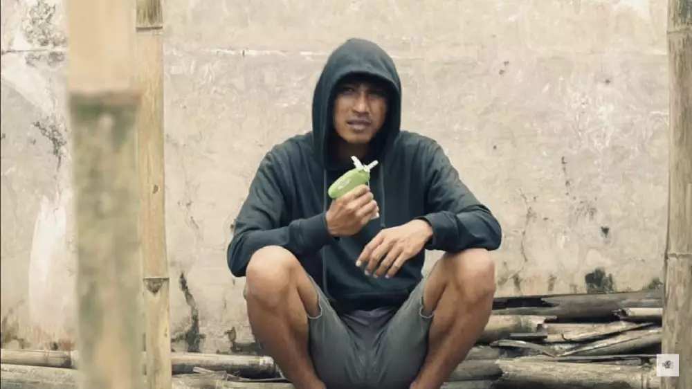 9 Parodi video klip 'Bintang di Surga', ada yang pakai pistol mainan © 2022 brilio.net