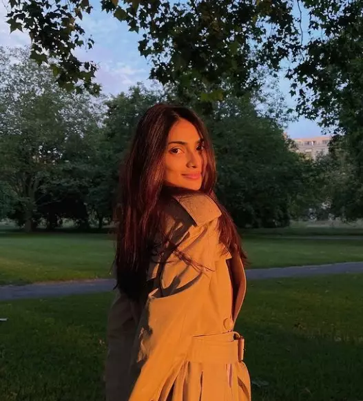 Pesona Athiya Shetty anak Suniel Shetty © Instagram