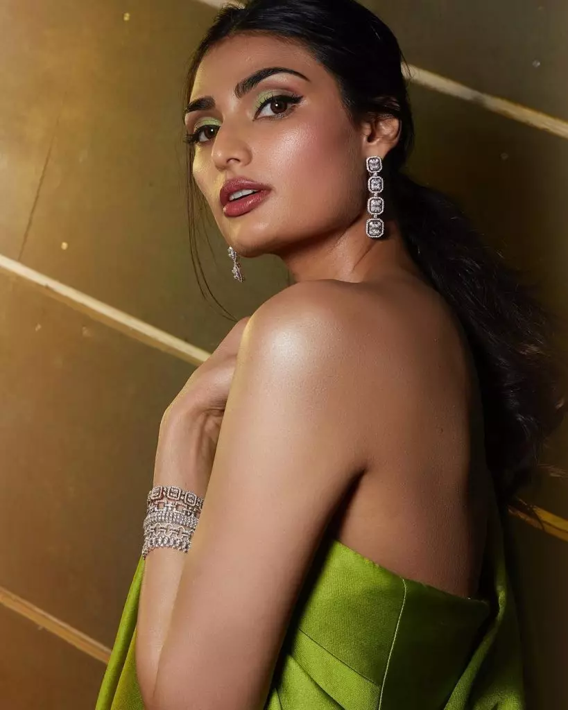 Pesona Athiya Shetty anak Suniel Shetty © Instagram
