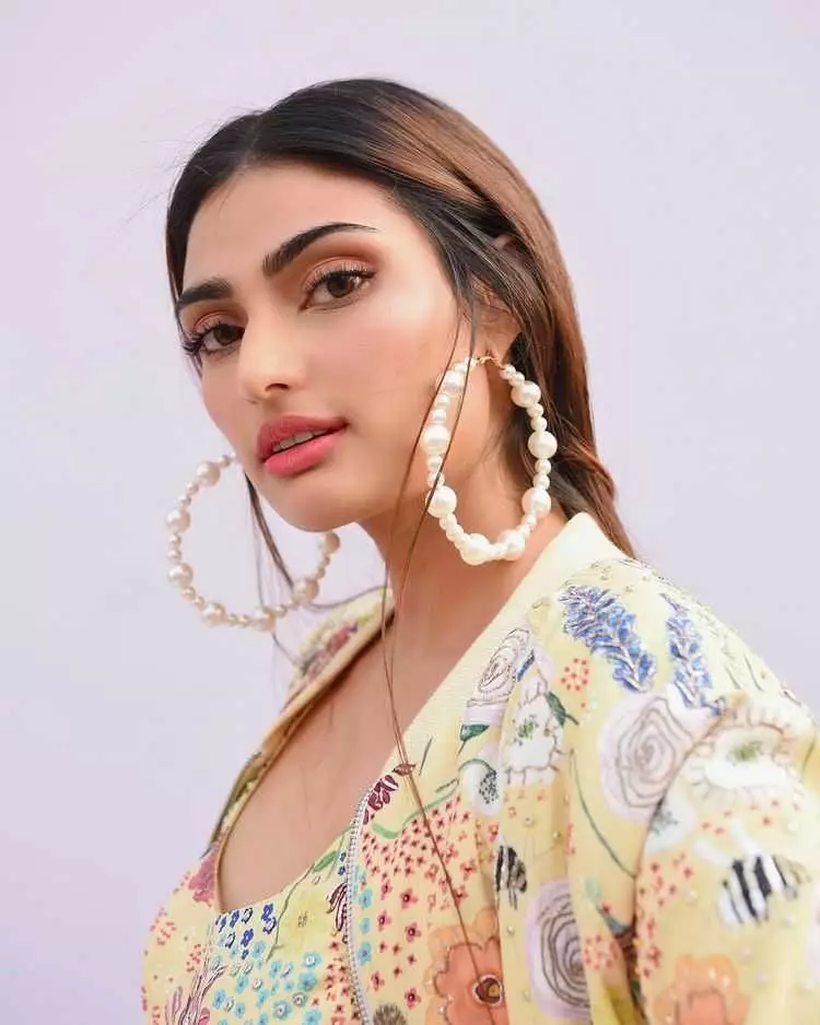 Pesona Athiya Shetty anak Suniel Shetty © Instagram