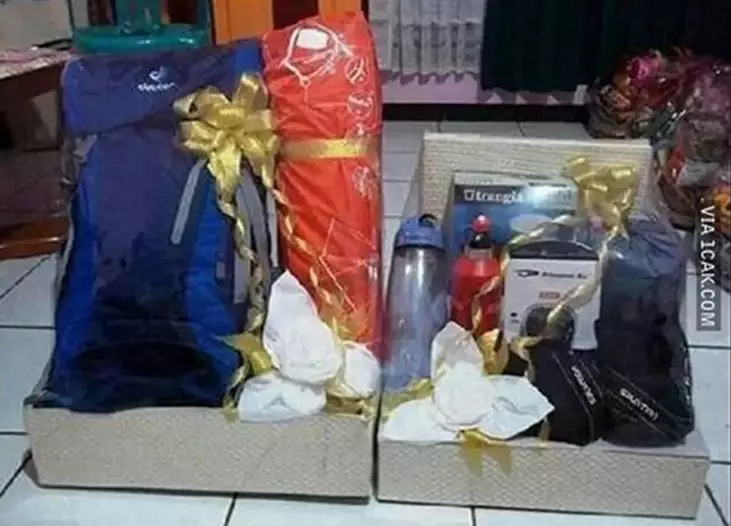 benda dibawa pas nikahan nyeleneh banget © 1cak.com