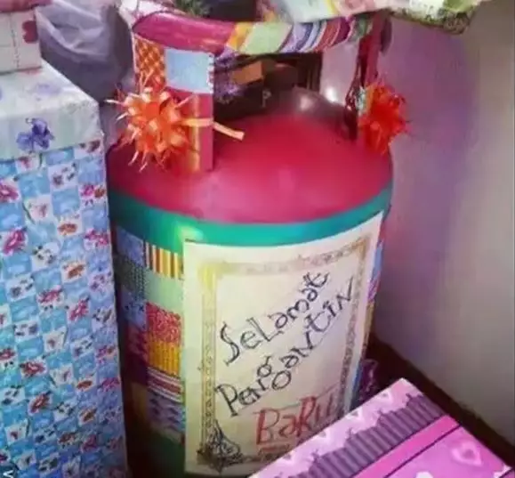 benda dibawa pas nikahan nyeleneh banget © 1cak.com