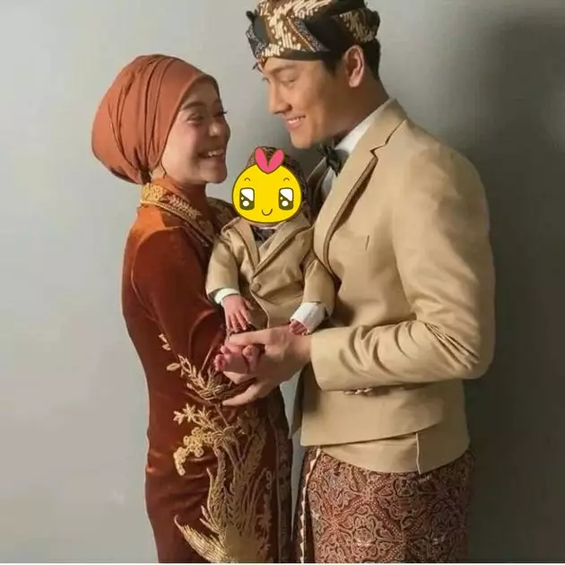 Gaya pemotretan terbaru Lesty Kejora dan Rizky Billar © berbagai sumber