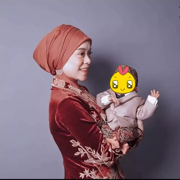 Gaya pemotretan terbaru Lesty Kejora dan Rizky Billar © berbagai sumber