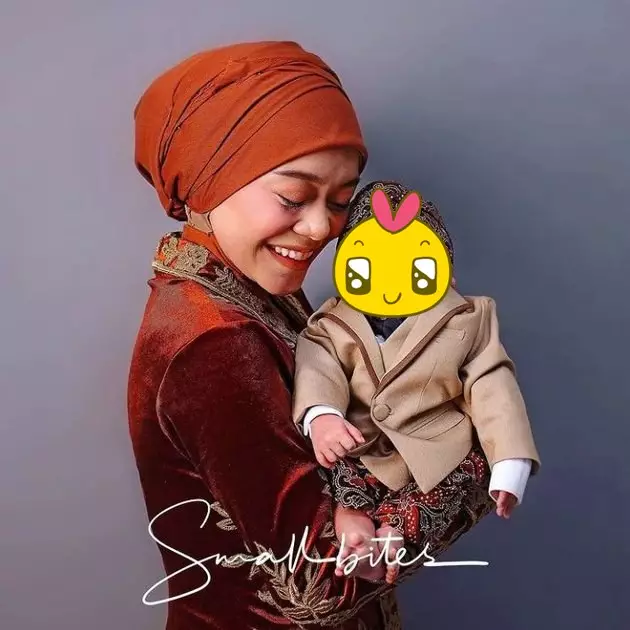 Gaya pemotretan terbaru Lesty Kejora dan Rizky Billar © berbagai sumber