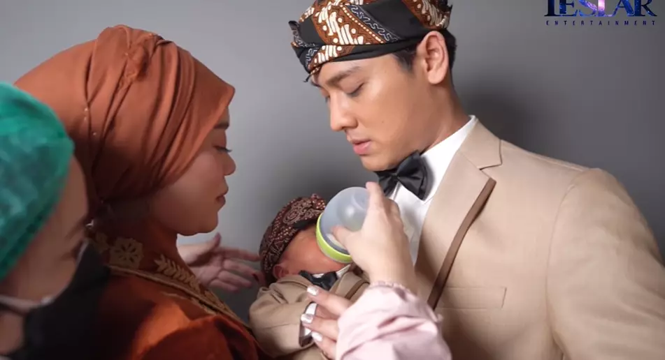 Gaya pemotretan terbaru Lesty Kejora dan Rizky Billar © berbagai sumber