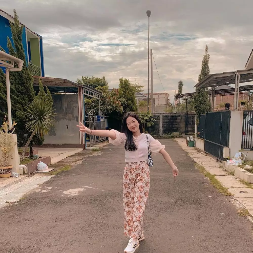 potret terbaru pemeran sosok Jennifer Dunia Terbalik © Instagram