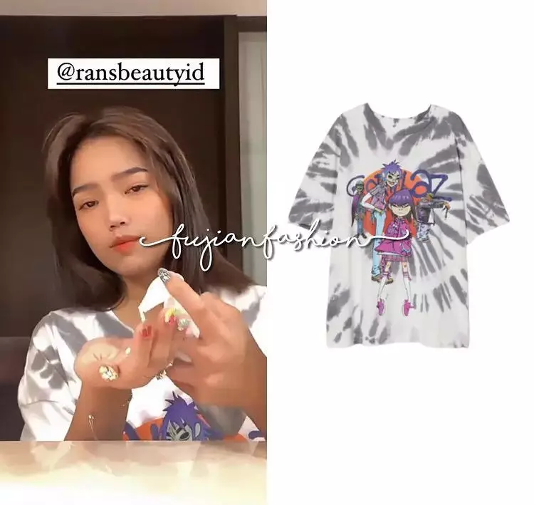 Taksiran harga item fashion Fuji di bawah Rp 500 ribu Berbagai sumber 