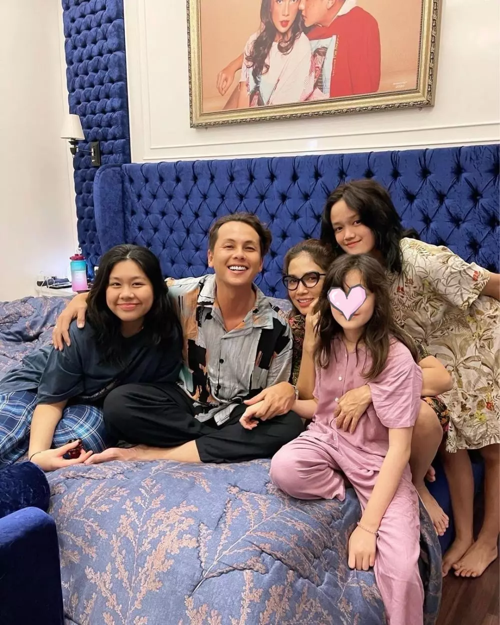 kedekatan Andhika dan 2 putri Ussy berbagai sumber