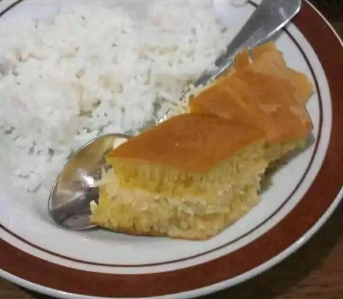 momen nyeleneh makan martabak © berbagai sumber momen nyeleneh makan martabak © berbagai sumber