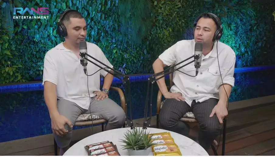 Hadiah Raffi untuk karyawannya © YouTube Hadiah Raffi untuk karyawannya © YouTube