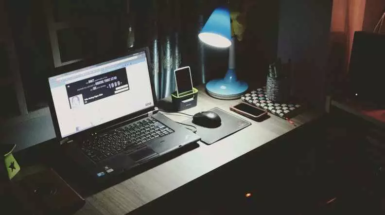 Cara cek suhu laptop © 2022 brilio.net Cara cek suhu laptop © 2022 brilio.net