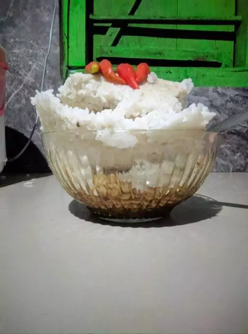 potret lucu yang penting makan nasi © berbagai sumber potret lucu yang penting makan nasi © berbagai sumber