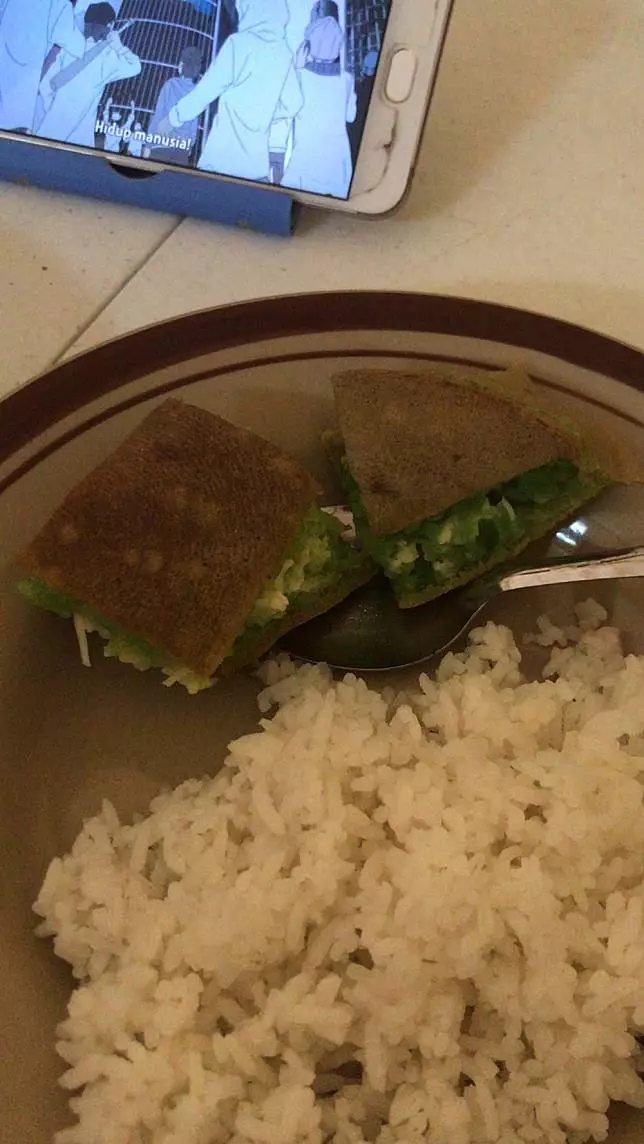 potret lucu yang penting makan nasi © berbagai sumber potret lucu yang penting makan nasi © berbagai sumber