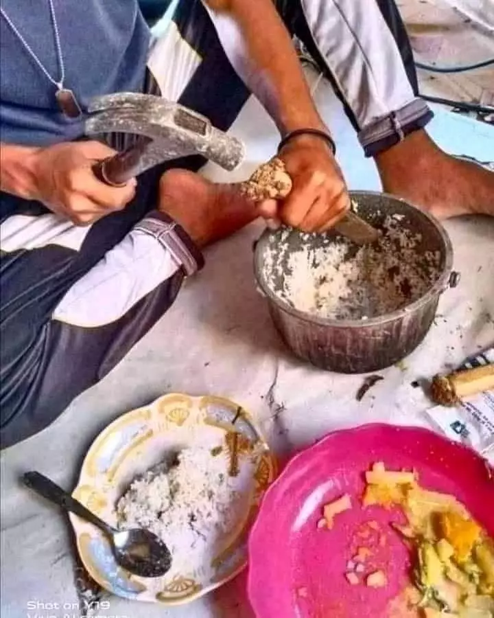 potret lucu yang penting makan nasi © berbagai sumber potret lucu yang penting makan nasi © berbagai sumber